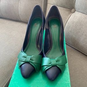 Vintage Navy and Emerald Green Bow Heels